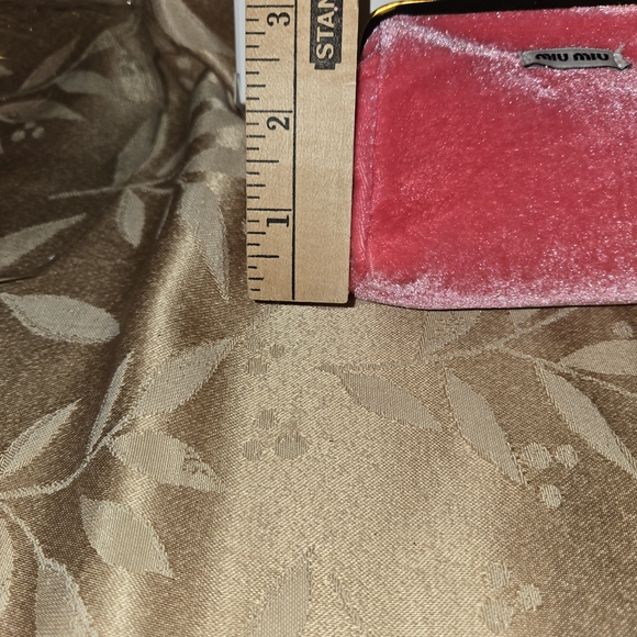 Miu Miu Red Velvet Kiss Lock Coin Purse GWP New In Box - Picture 7 of 9